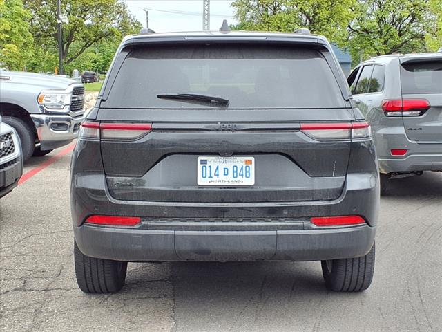 2023 Jeep Grand Cherokee Laredo