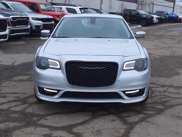 2022 Chrysler 300 Touring L