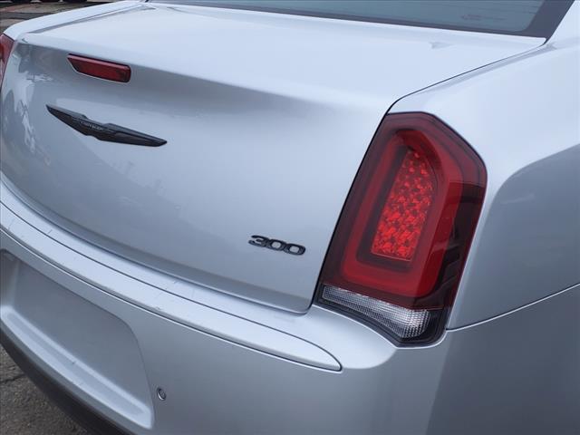 2022 Chrysler 300 Touring L