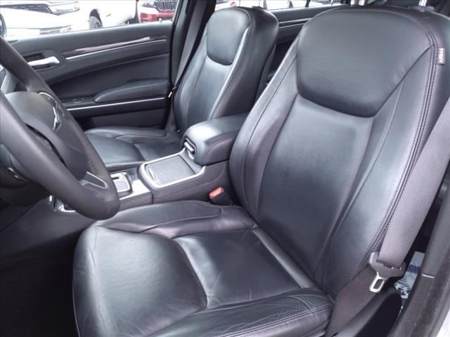 2022 Chrysler 300 Touring L