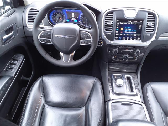 2022 Chrysler 300 Touring L