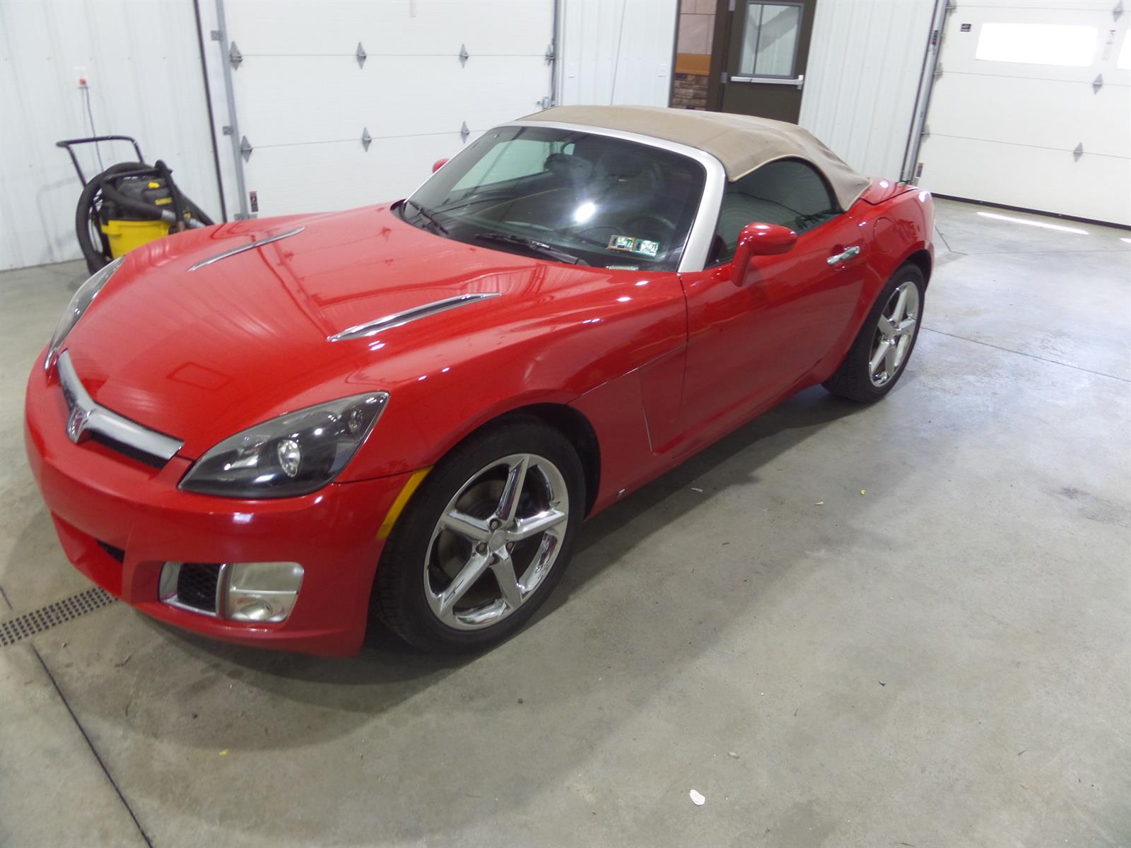 2007 Saturn Sky Red Line