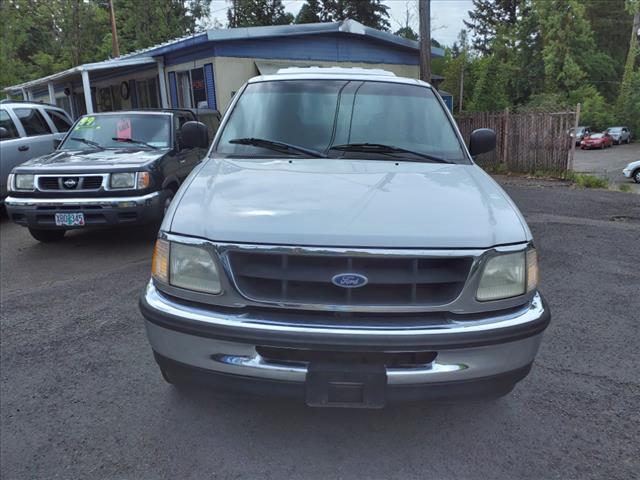 1998 Ford F-150 XL - Photo 2