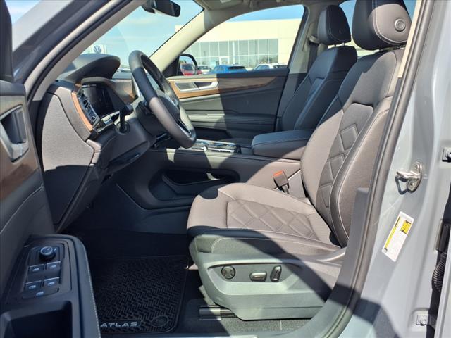 2025 Volkswagen Atlas 2.0T SE