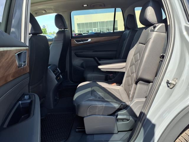 2025 Volkswagen Atlas 2.0T SE