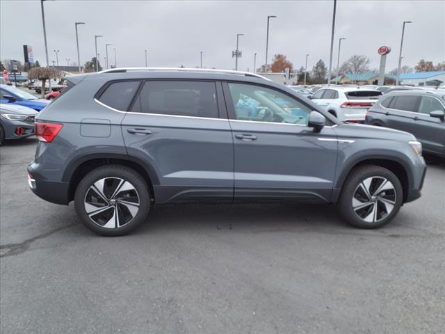 2024 Volkswagen Taos SE 4Motion