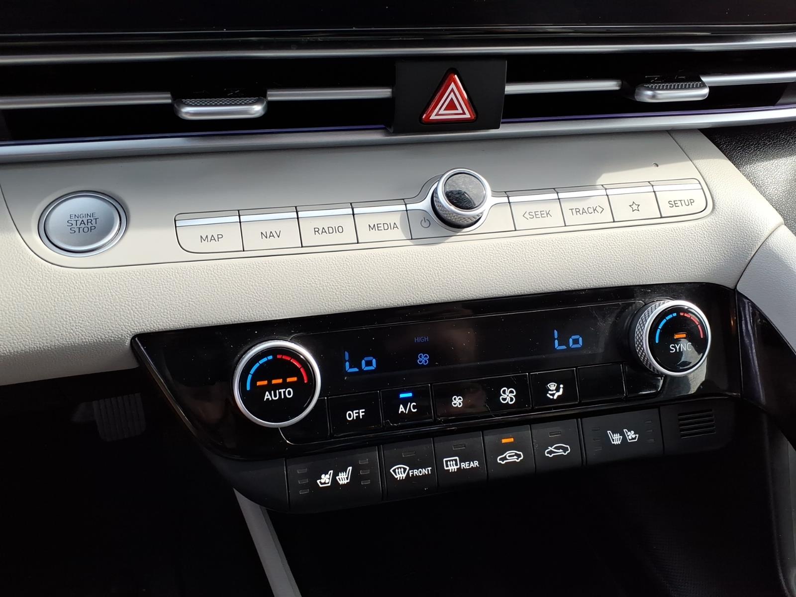 HyundaiELANTRA Hybrid10