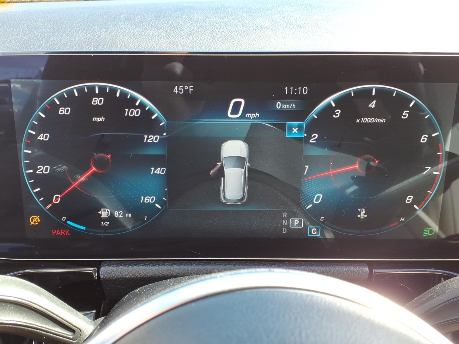 Mercedes-BenzGLA15