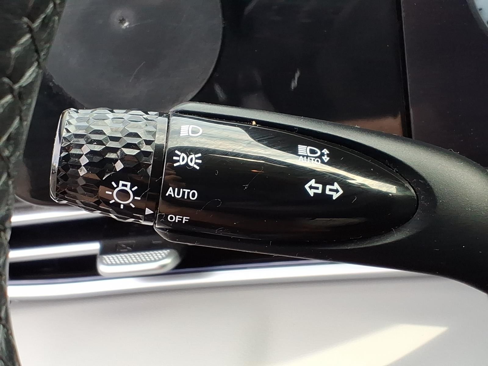 HyundaiELANTRA Hybrid16