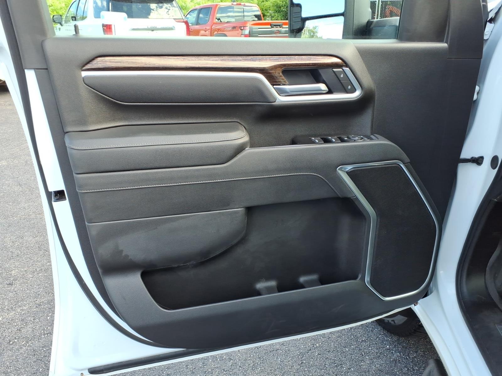 GMCSierra 2500HD17