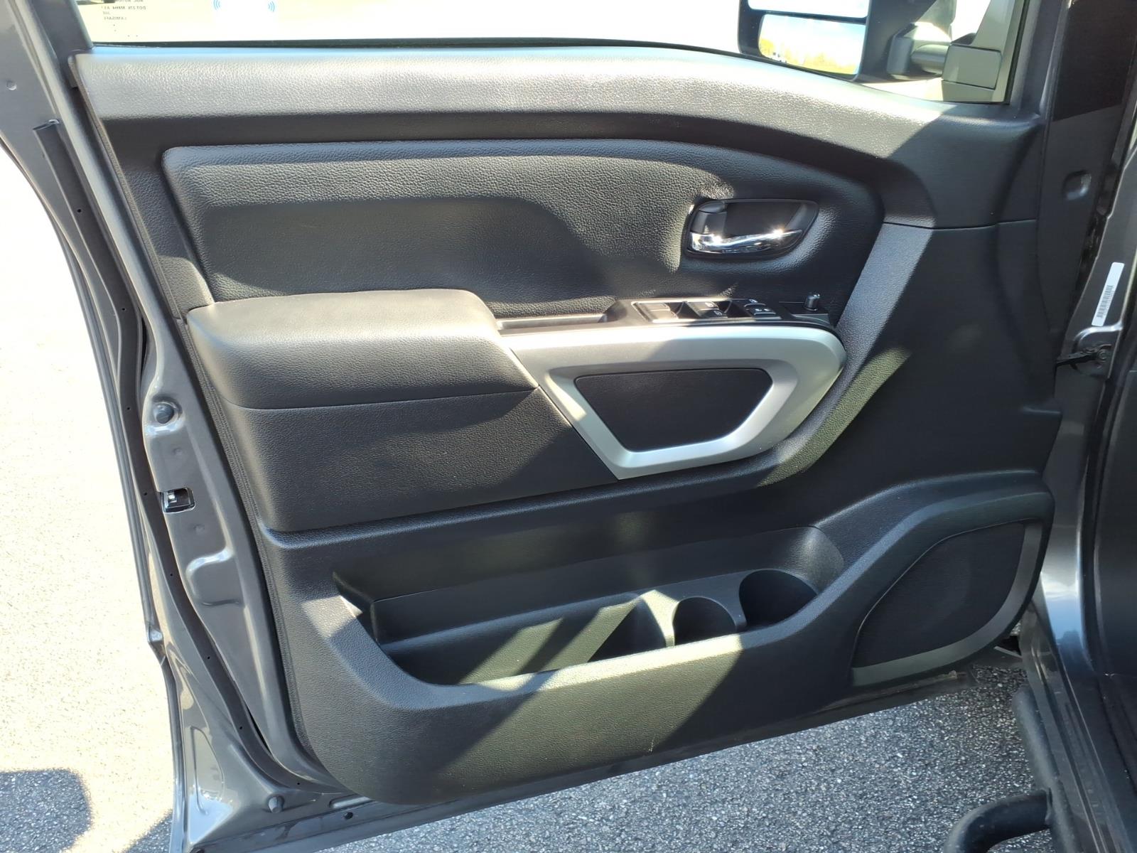 NissanTitan18
