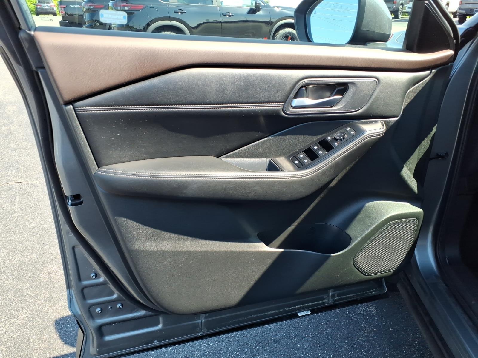 NissanRogue18