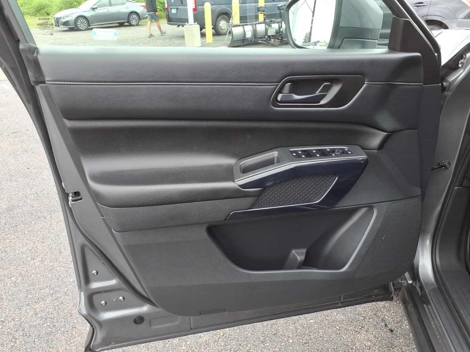 NissanPathfinder19