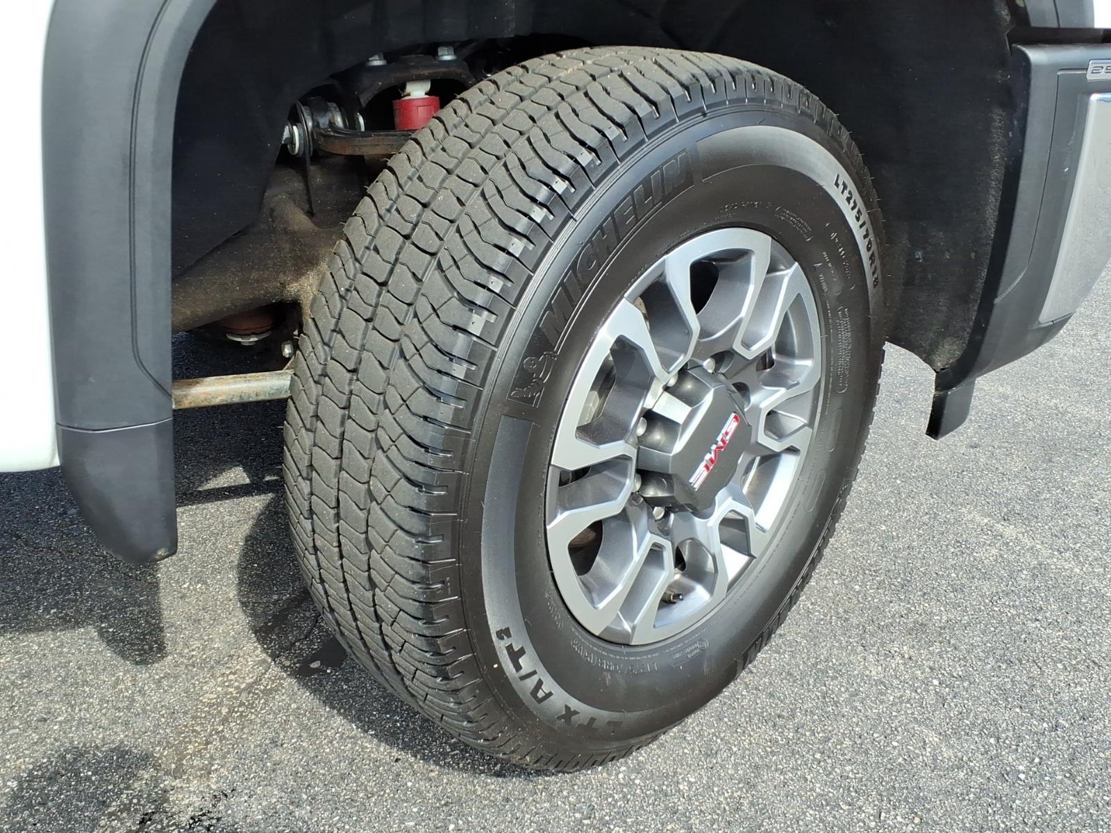 GMCSierra 2500HD20