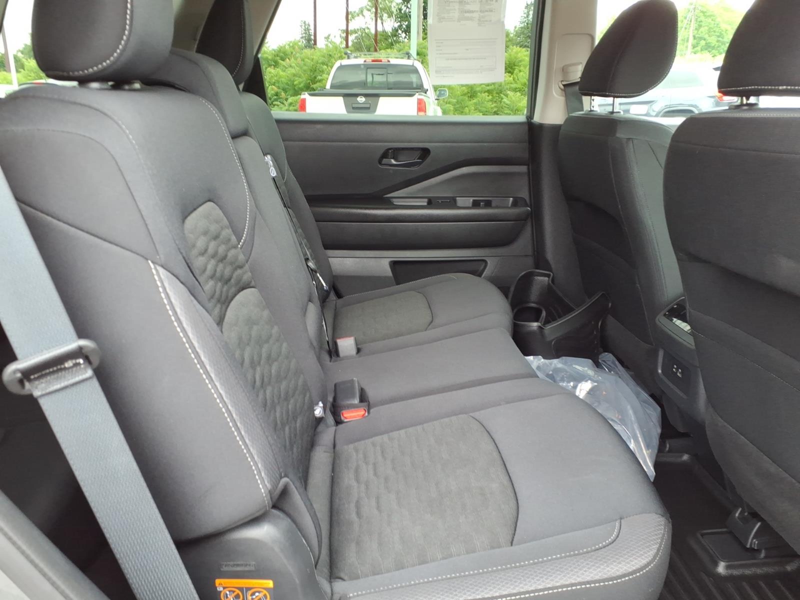 NissanPathfinder23
