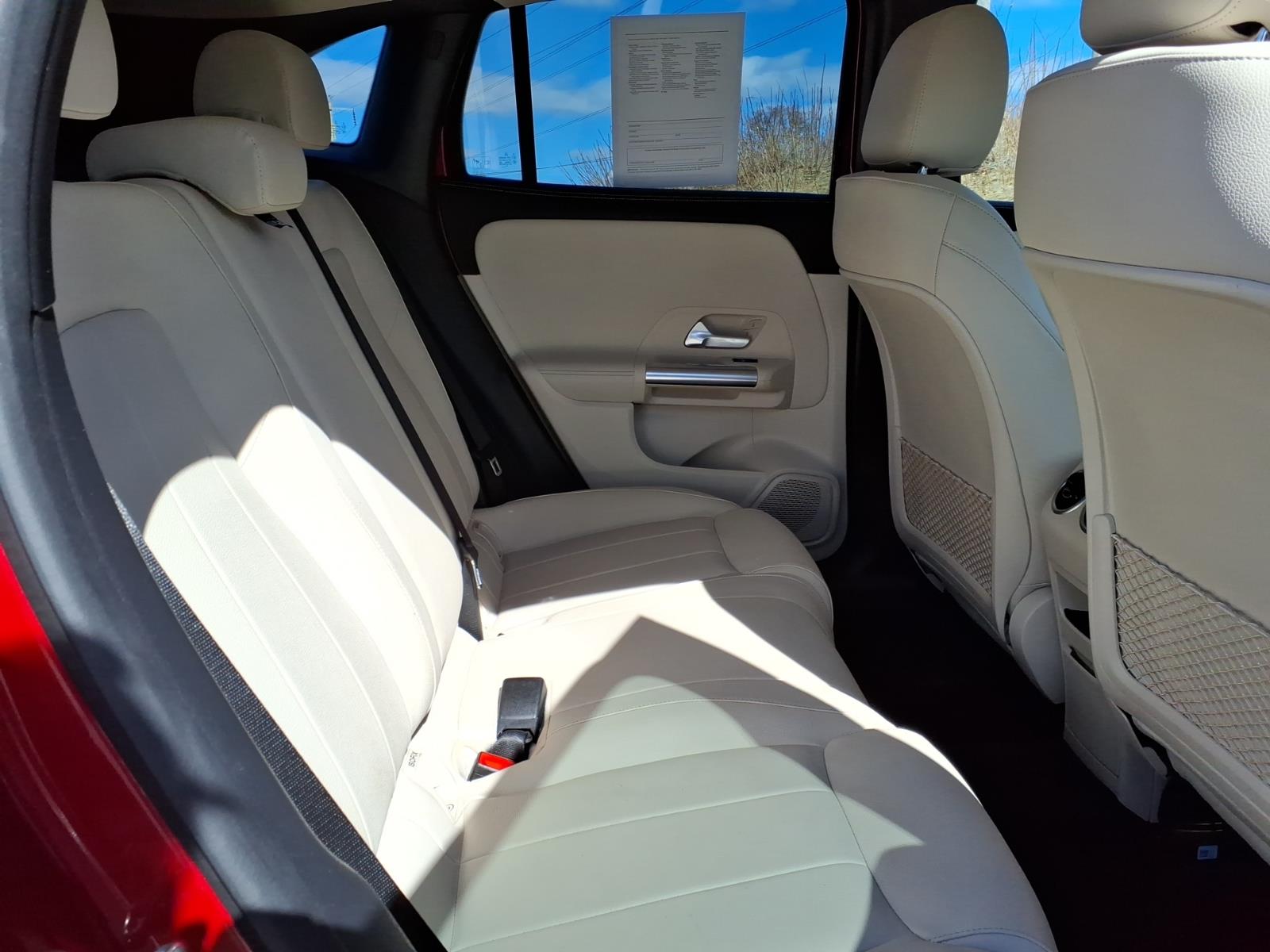Mercedes-BenzGLA23