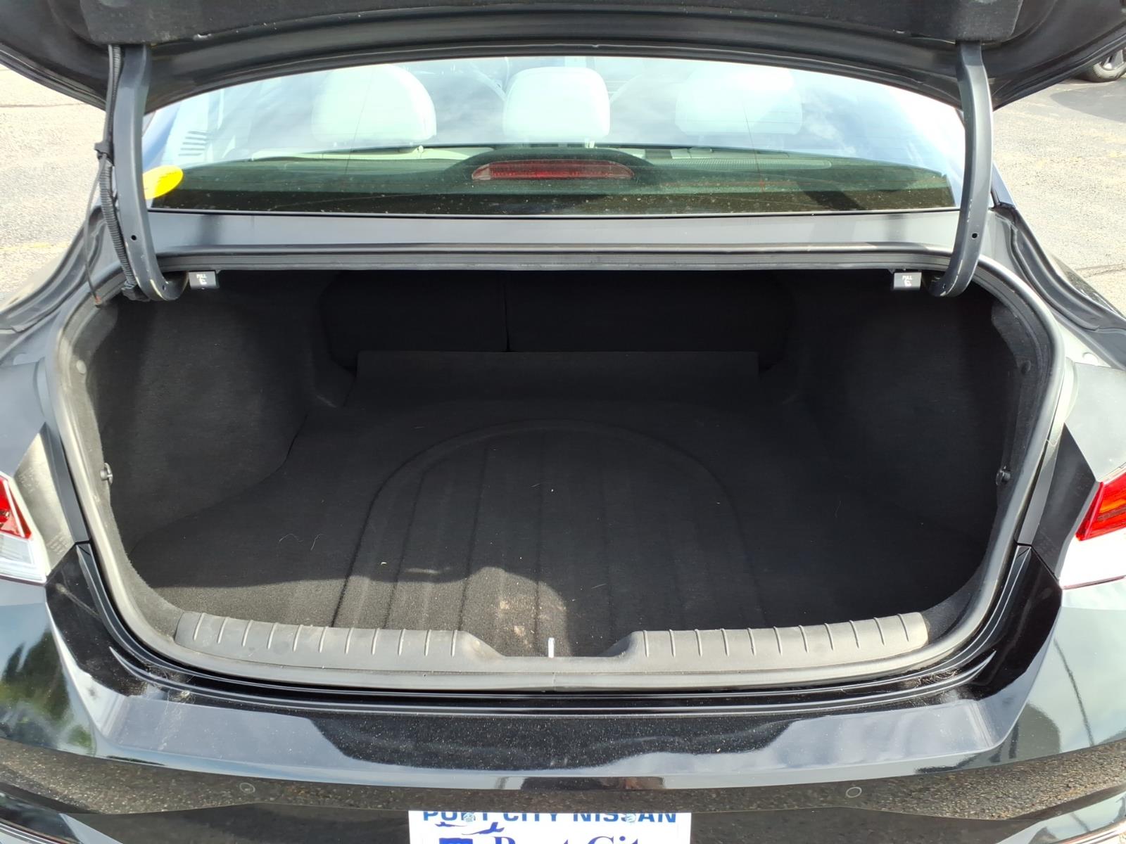 HyundaiELANTRA Hybrid24