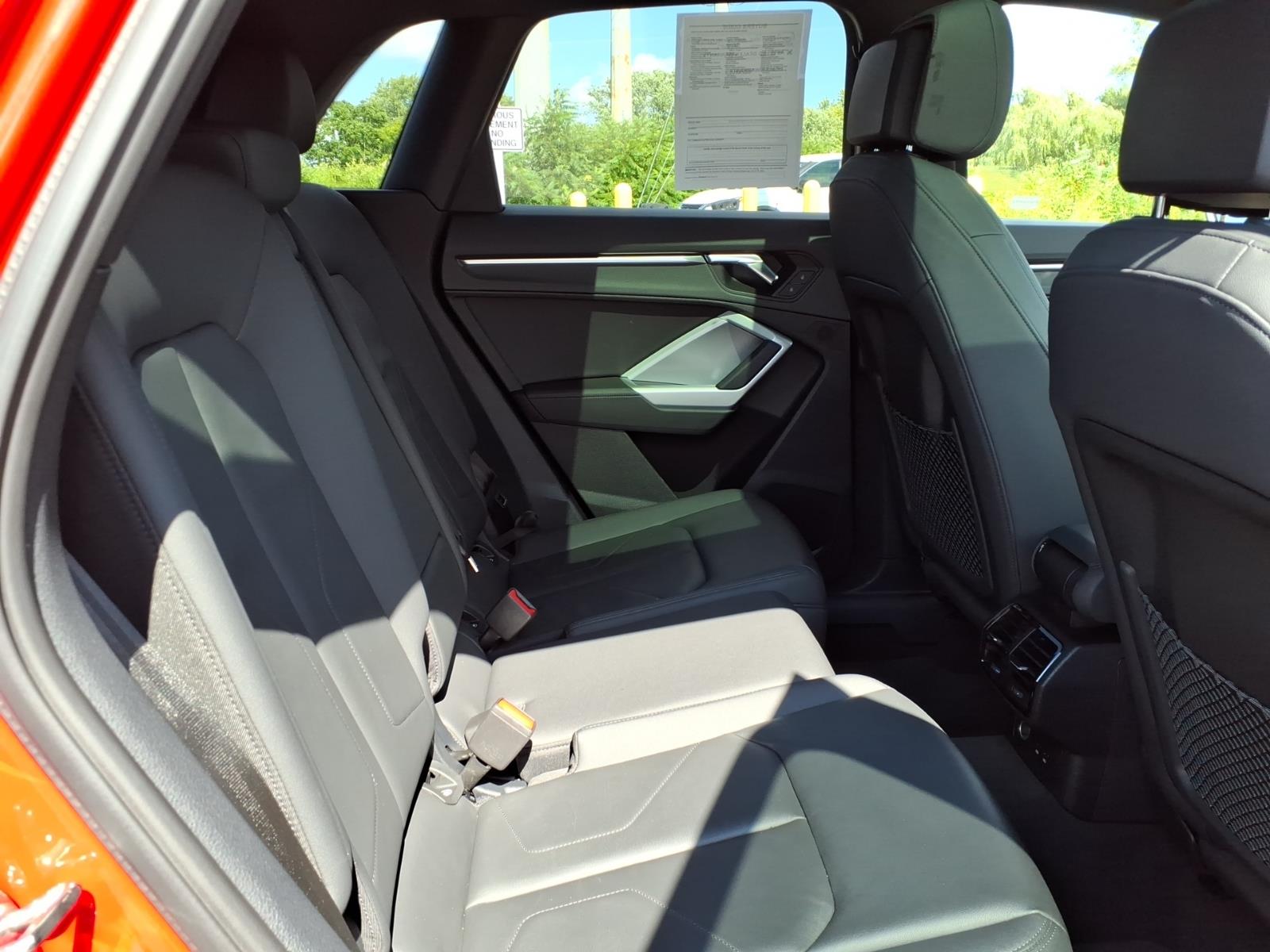 AudiQ325