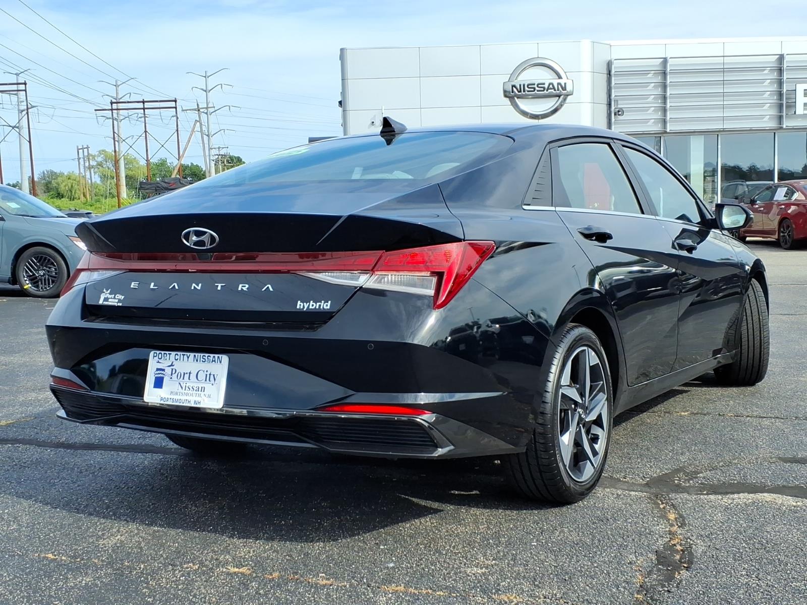 HyundaiELANTRA Hybrid26