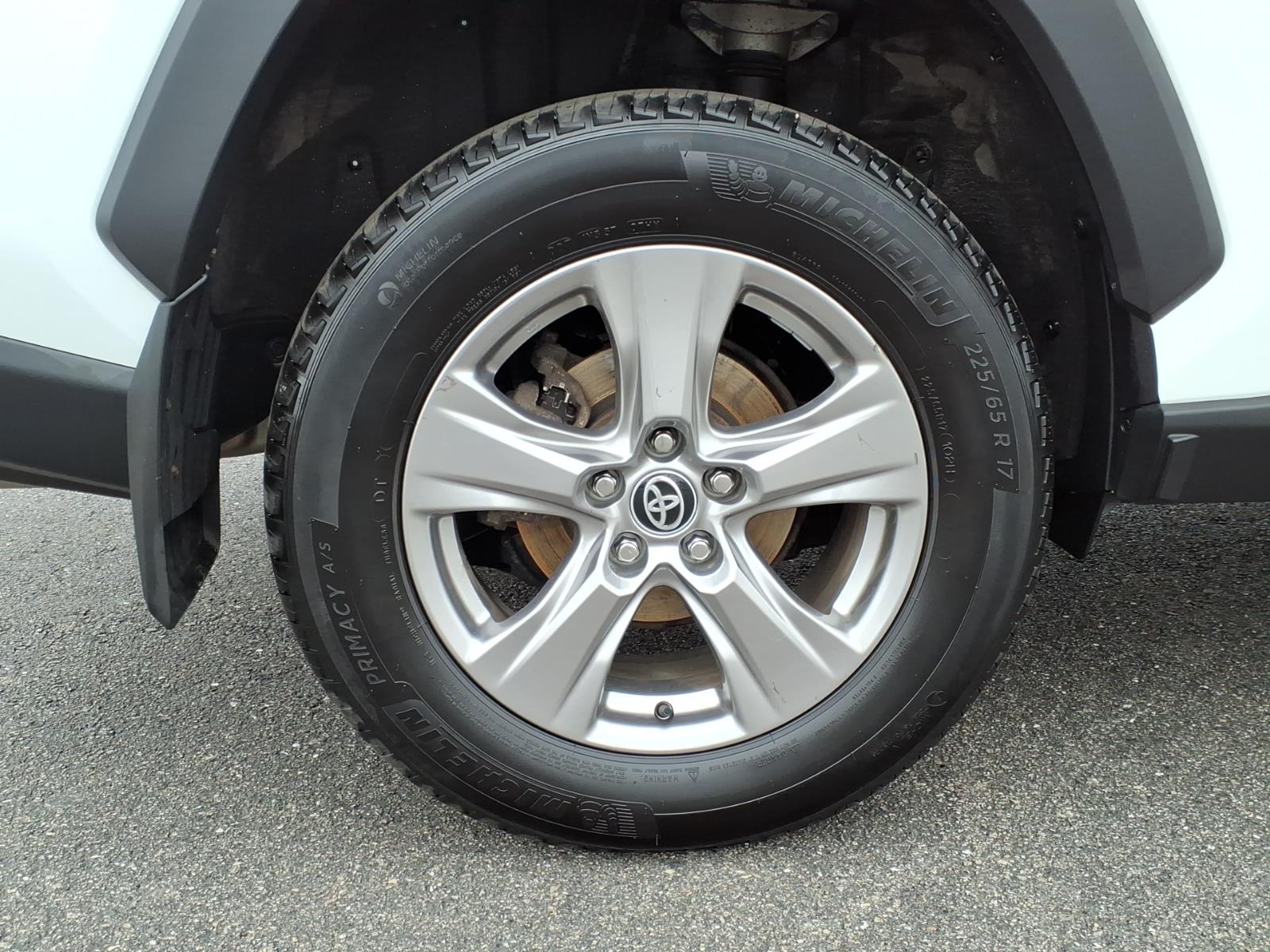 ToyotaRAV427