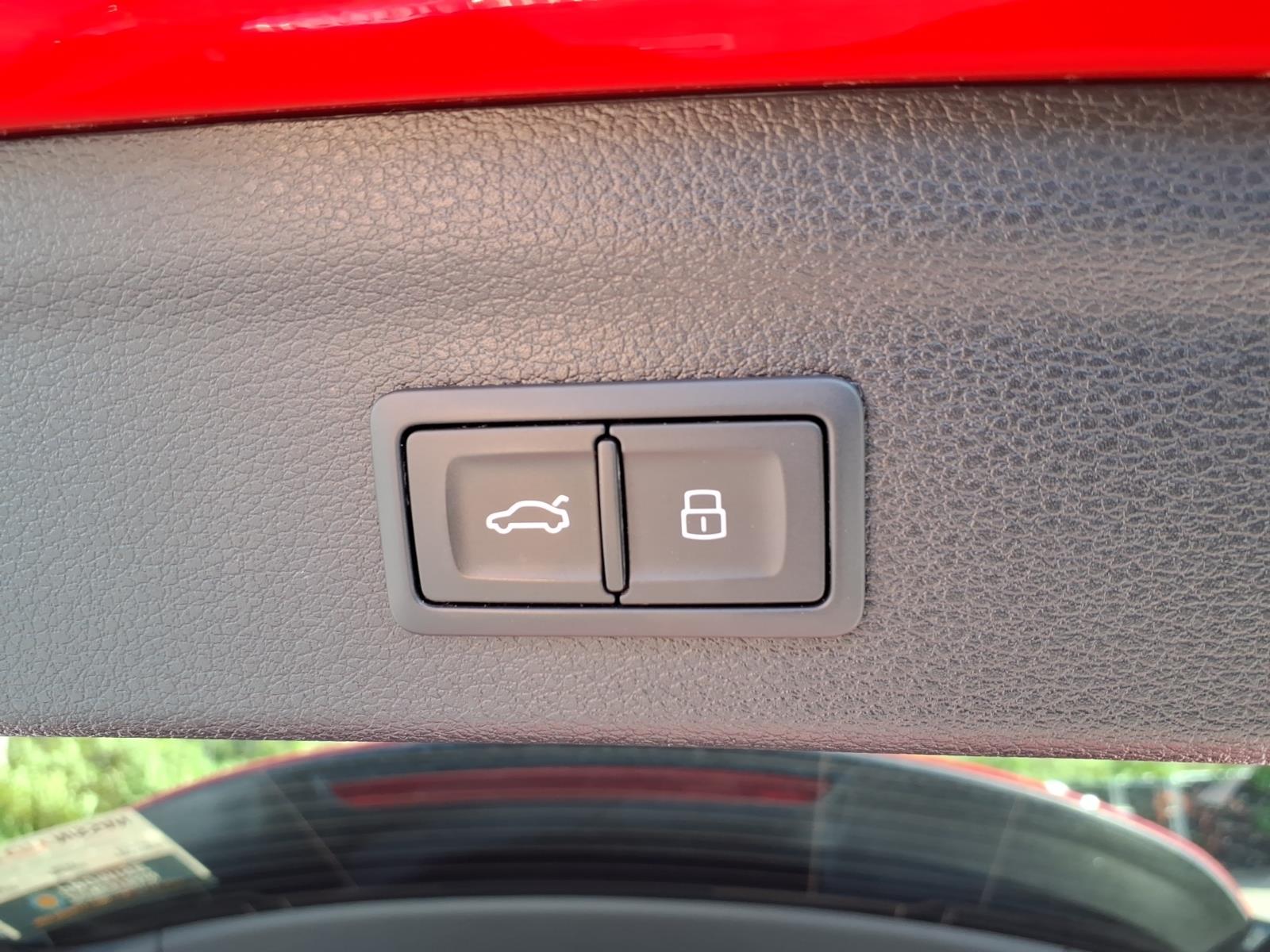 AudiQ327