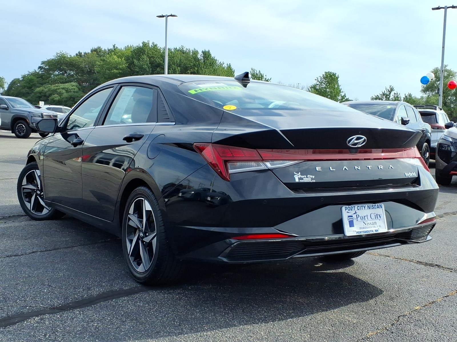 HyundaiELANTRA Hybrid28