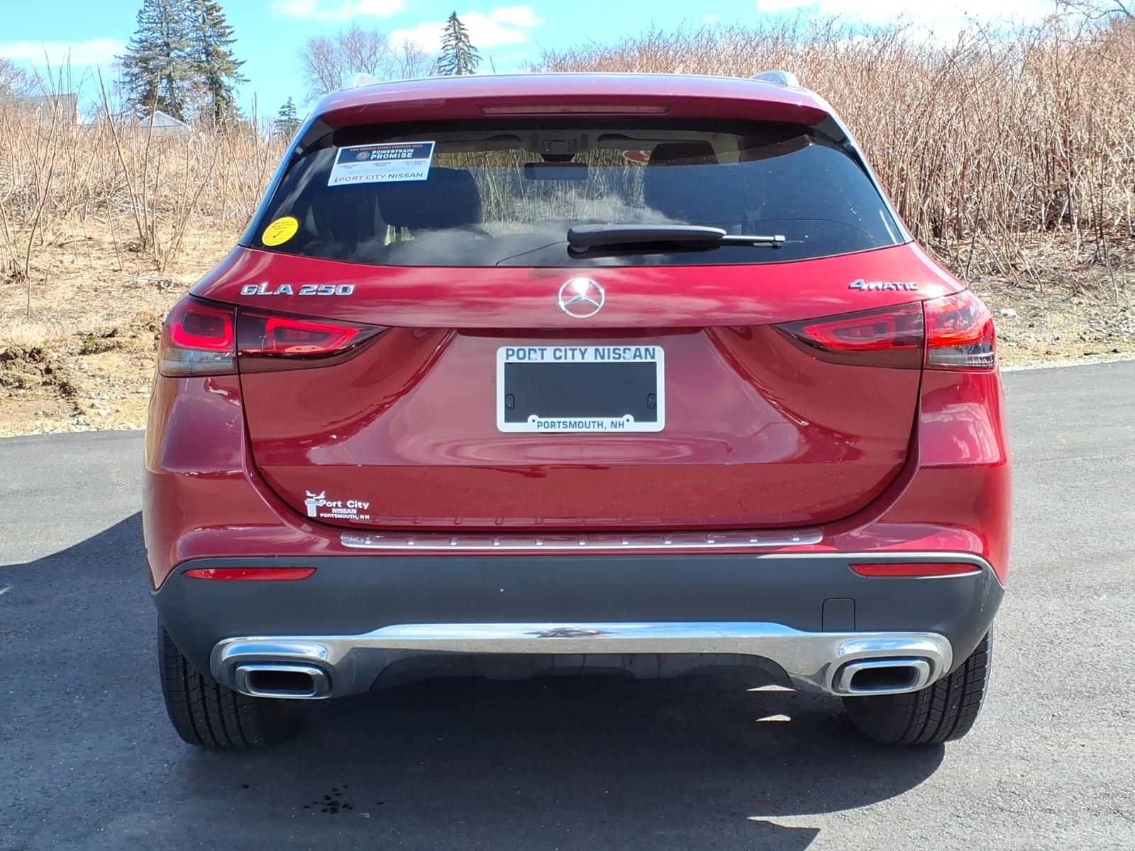 Mercedes-BenzGLA28
