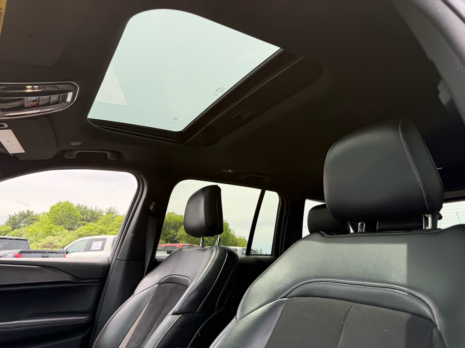 JeepGrand Cherokee2