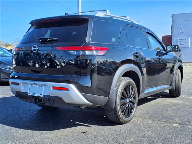2024 Nissan Pathfinder Platinum