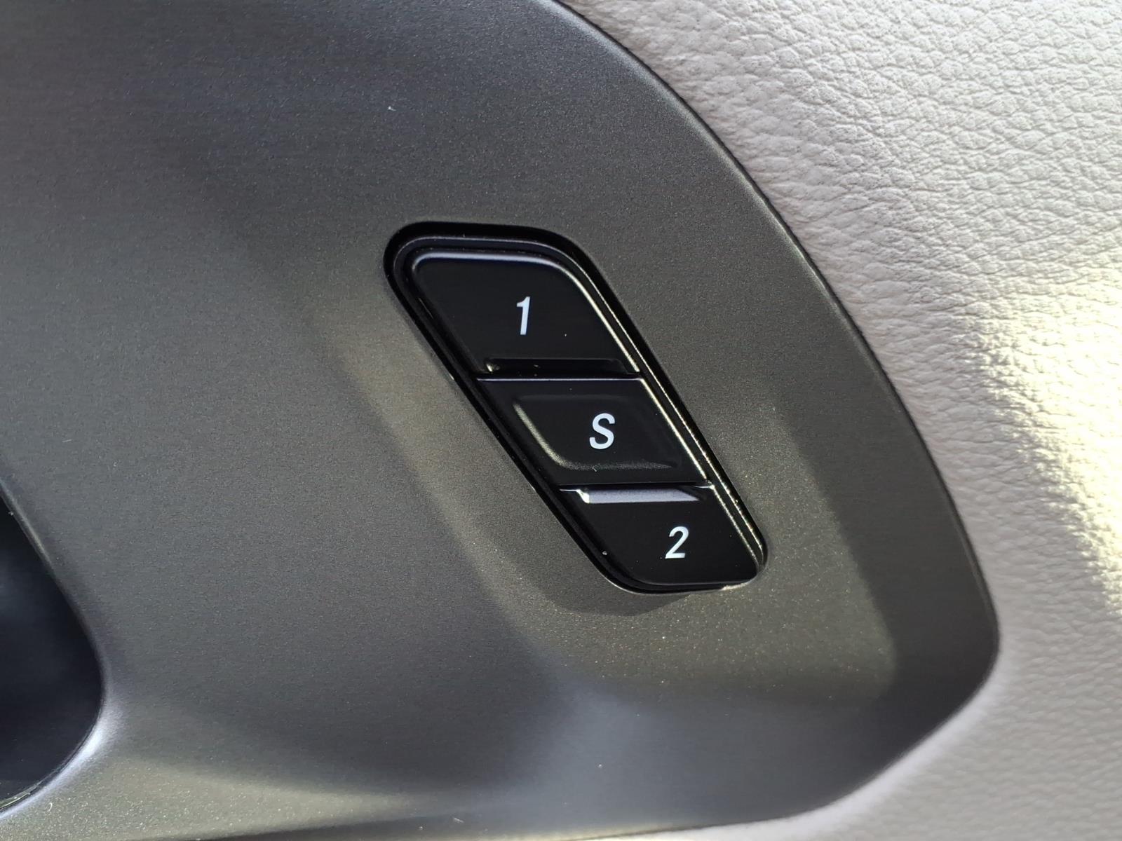 ChryslerPacifica4