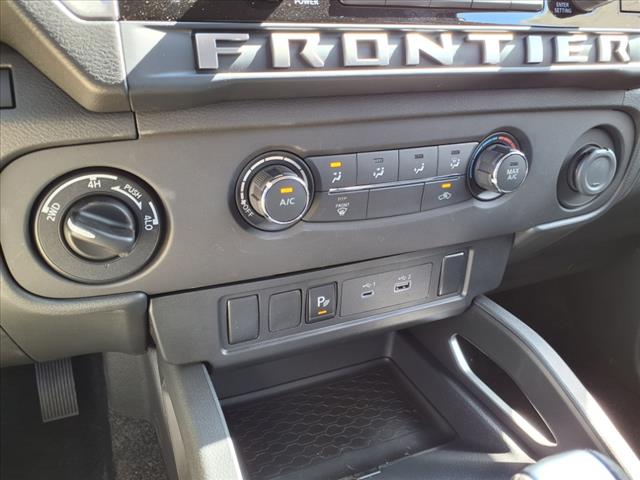 2025 Nissan Frontier SV