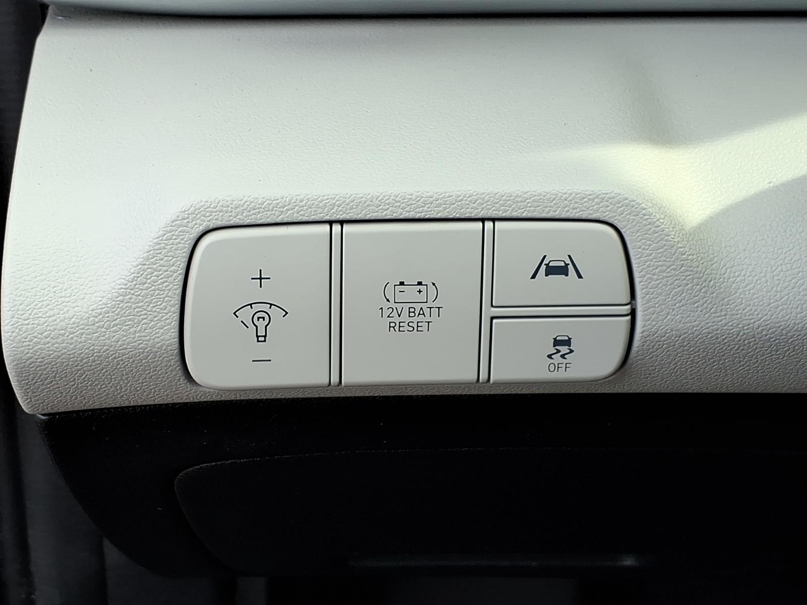 HyundaiELANTRA Hybrid7