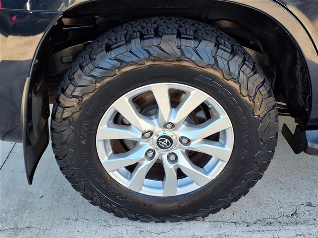2017 Toyota Land Cruiser Base