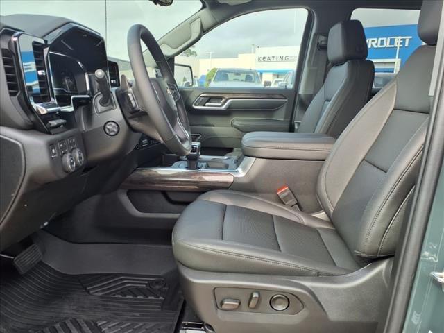 2025 Chevrolet Silverado 1500 LTZ