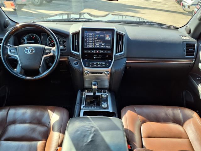 2017 Toyota Land Cruiser Base