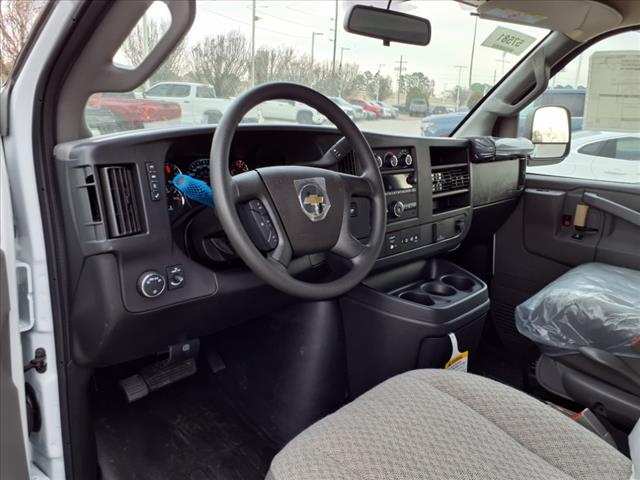 2025 Chevrolet Express 2500
