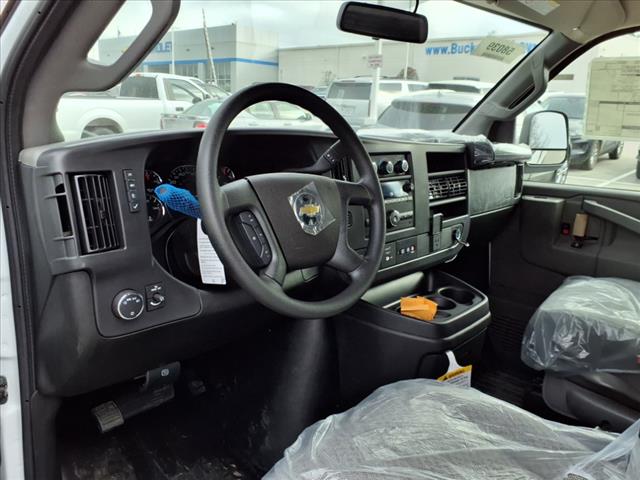 2025 Chevrolet Express 2500
