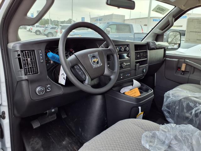 2025 Chevrolet Express 2500
