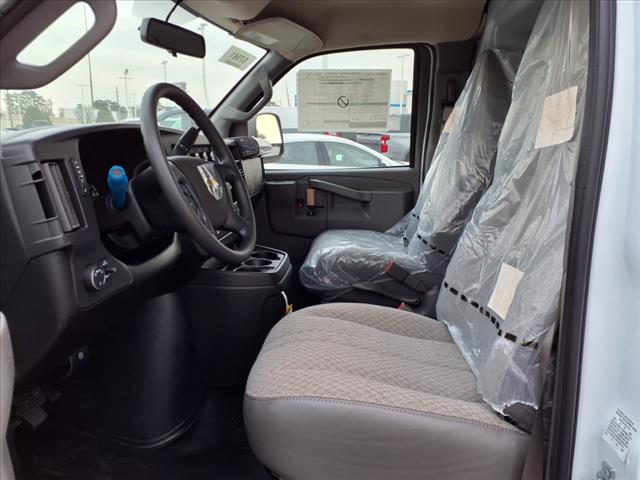 2025 Chevrolet Express 2500