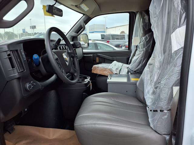 2024 Chevrolet Express 2500