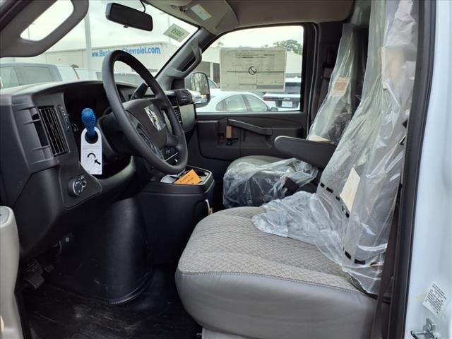 2025 Chevrolet Express 2500