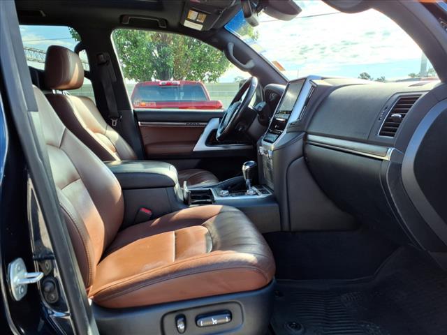 2017 Toyota Land Cruiser Base