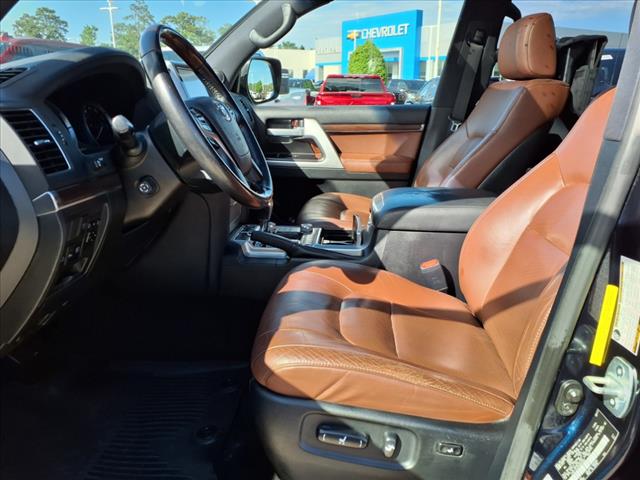 2017 Toyota Land Cruiser Base