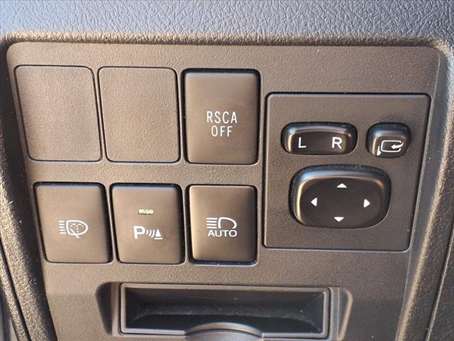 2017 Toyota Land Cruiser Base
