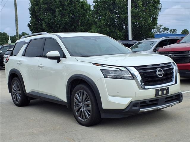 2024 Nissan Pathfinder SL