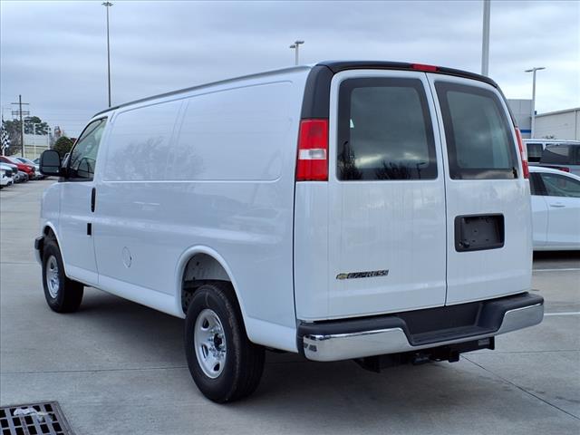 2025 Chevrolet Express 2500