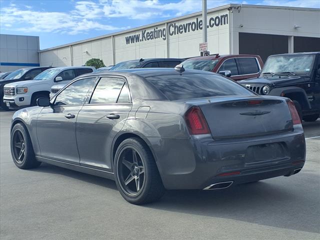 2021 Chrysler 300 Touring