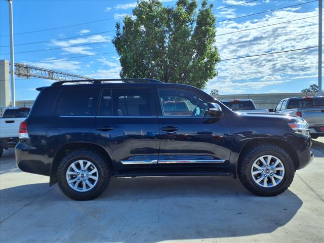 2017 Toyota Land Cruiser Base