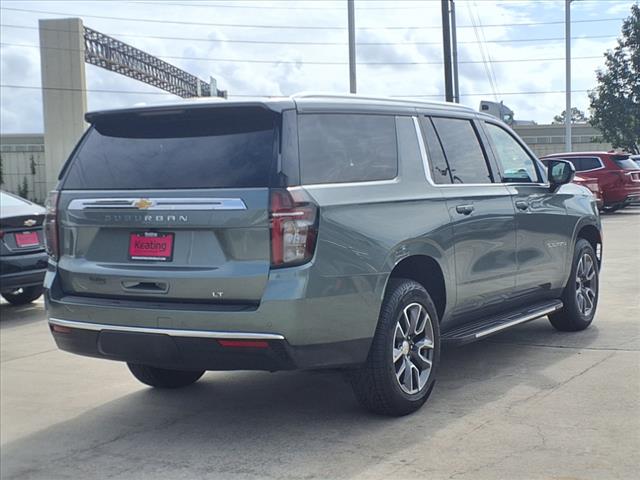 2023 Chevrolet Suburban LT