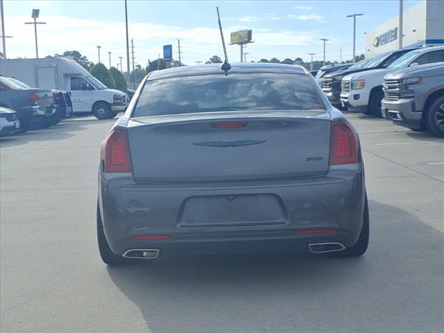2021 Chrysler 300 Touring